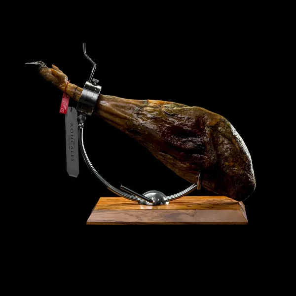 Jamón Roncales Gran Crianza entero en jamonero